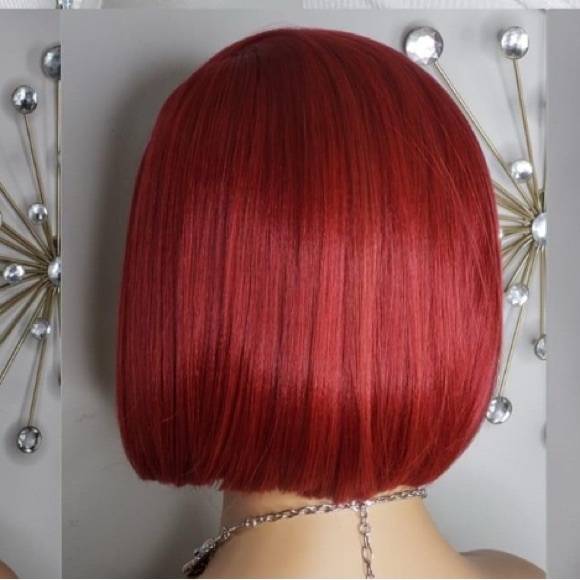 Nataly Asymmetrical short Bob - Picture 2 of 9